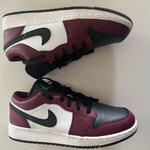 Boys size 6 1/2 Y Nike Jordan low top